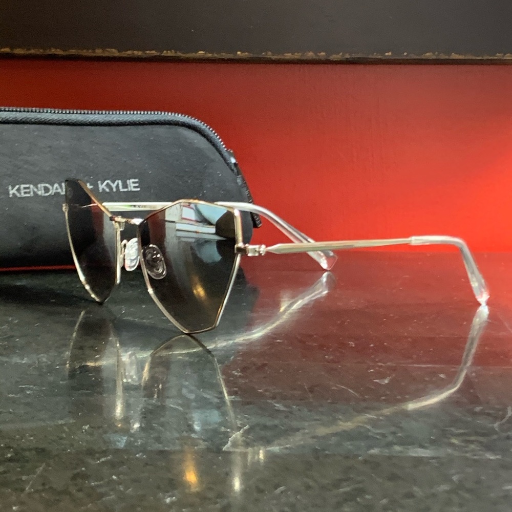 KENDALL + KYLIE Metal Cat-Eye Sunglasses BRAND NEW! Jenner $160 RETAIL - Picture 11 of 16